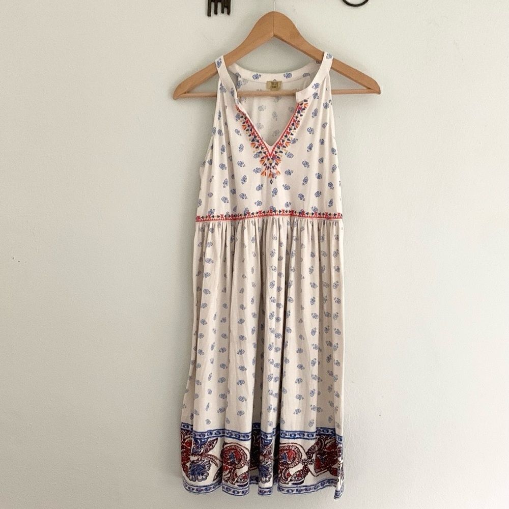 True Craft size medium sleeveless embroidered boho babydoll dress
